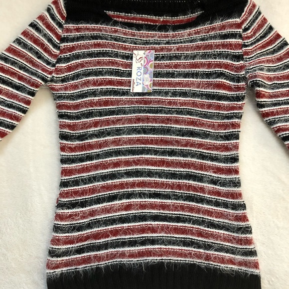 Incredible Black with burgundy and white Women’s sweater Red Rosa Brand. - Picture 4 of 9